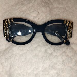 BEAUTIFUL FASHION EYEWEAR